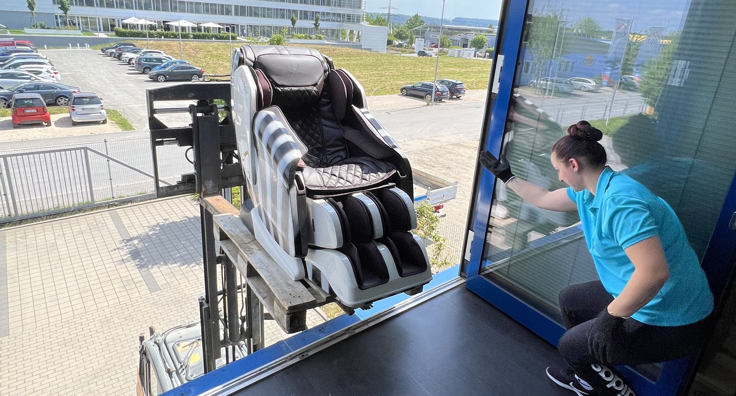 Levering en montage van de Massagestoel Wereld